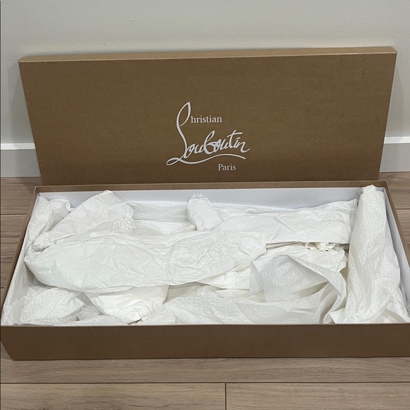 Christian Louboutin Boot Box, 2 Dust Bags & Embossed Tissue - Picture 4 of 10